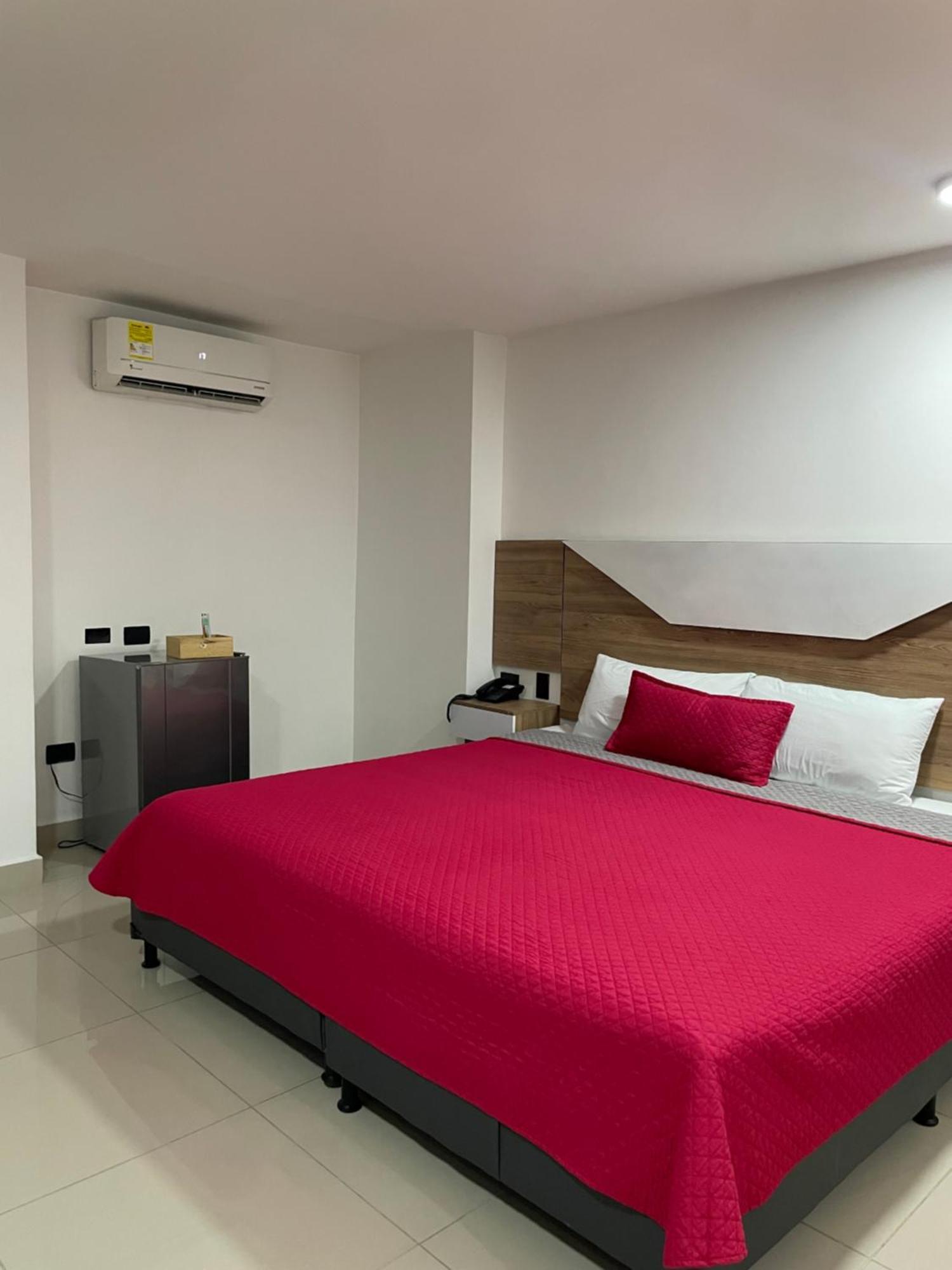 Hotel Ofix Medellin Exterior photo