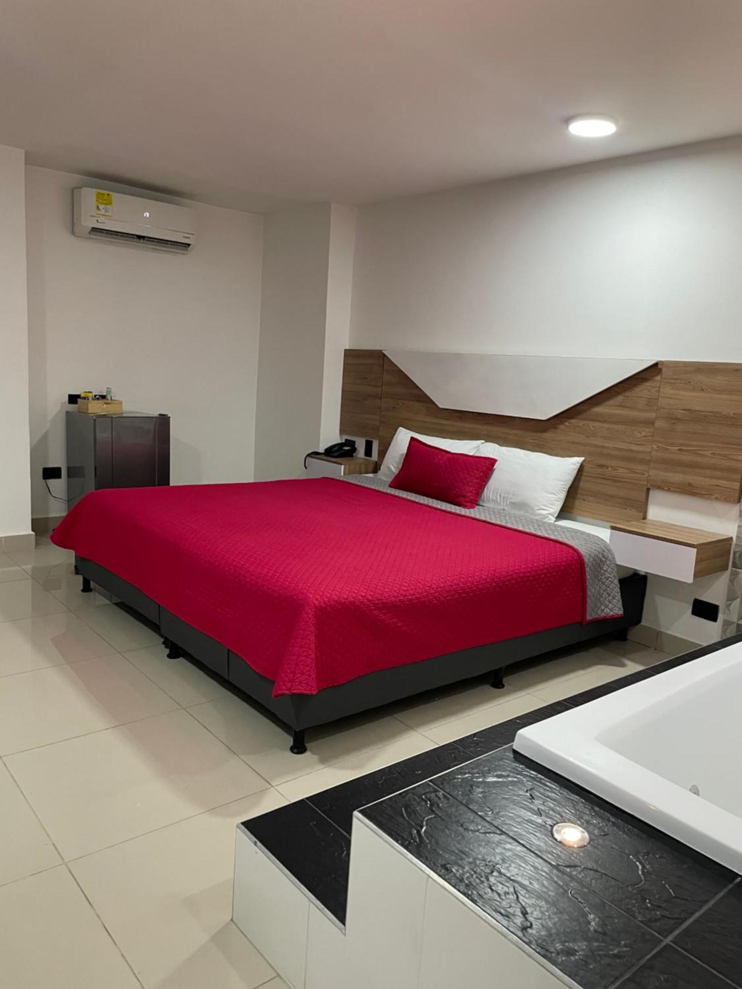 Hotel Ofix Medellin Exterior photo