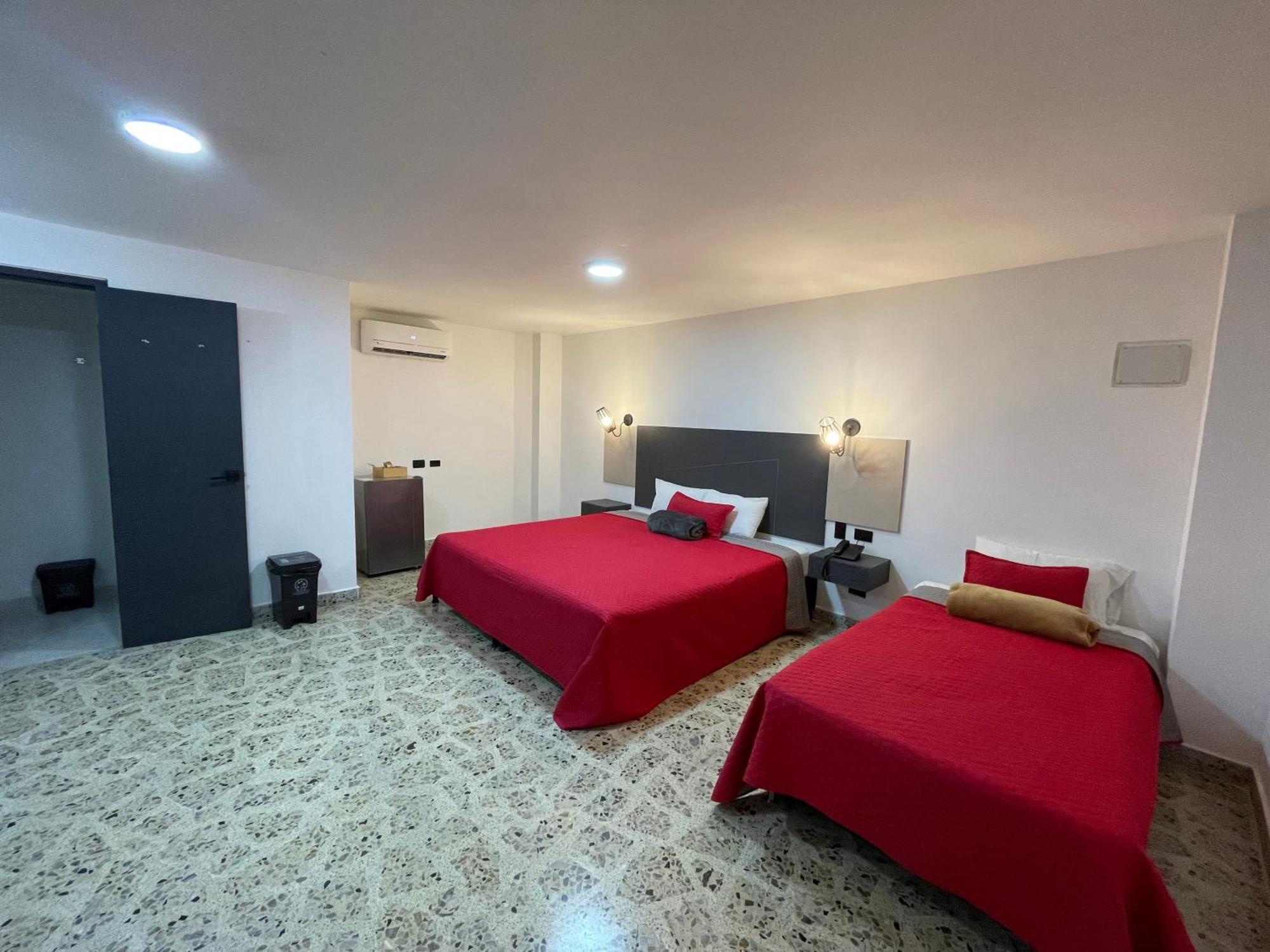 Hotel Ofix Medellin Exterior photo