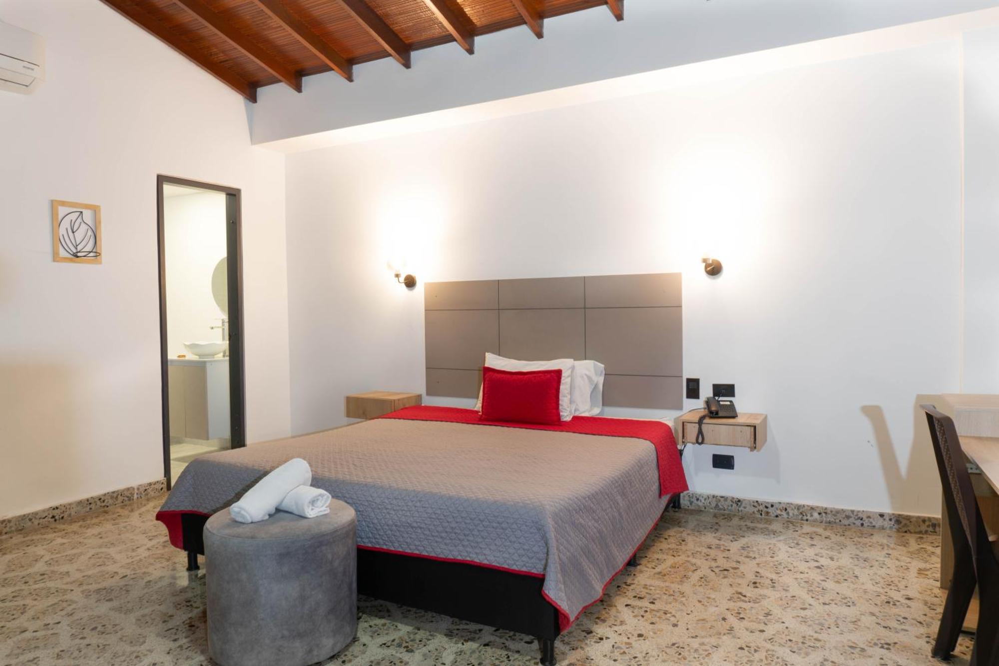 Hotel Ofix Medellin Exterior photo